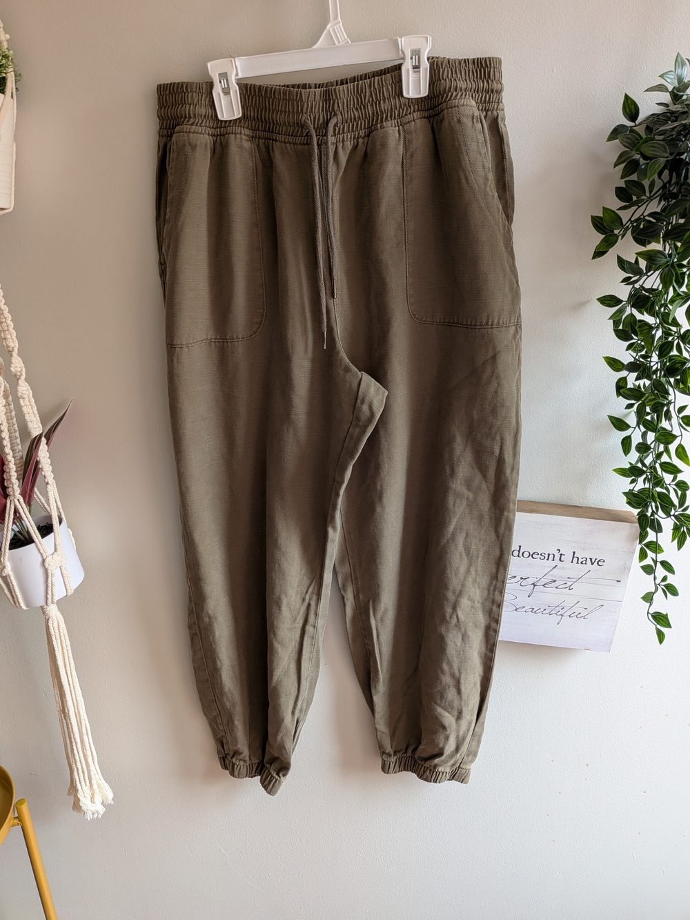 NWOT Casual Olive Drawstring Jogger Pants for Women